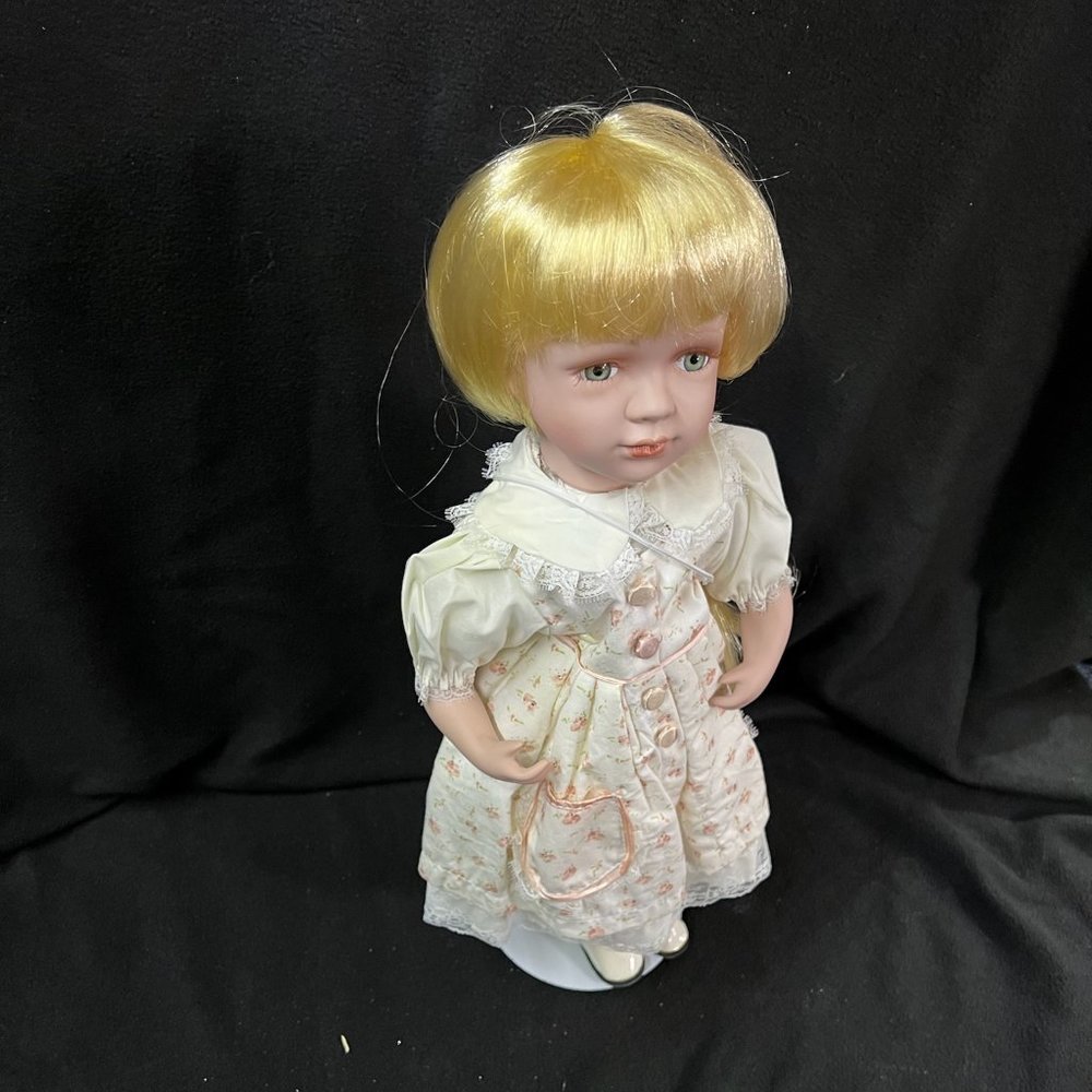 The Heritage Signature Collection 18" Caitlyn Porcelain Doll